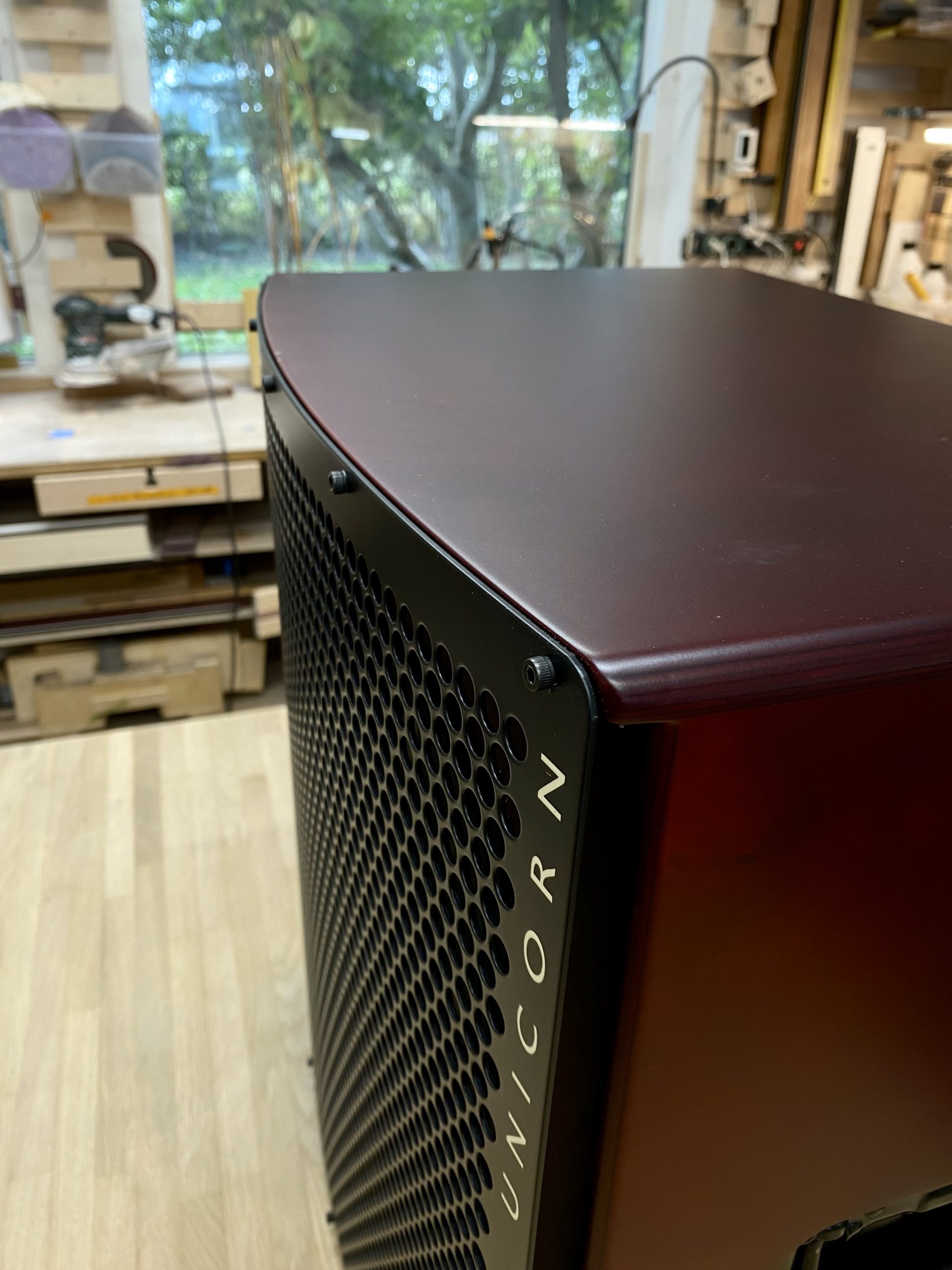 UNICORN 1026-600  Dark red cherry finish